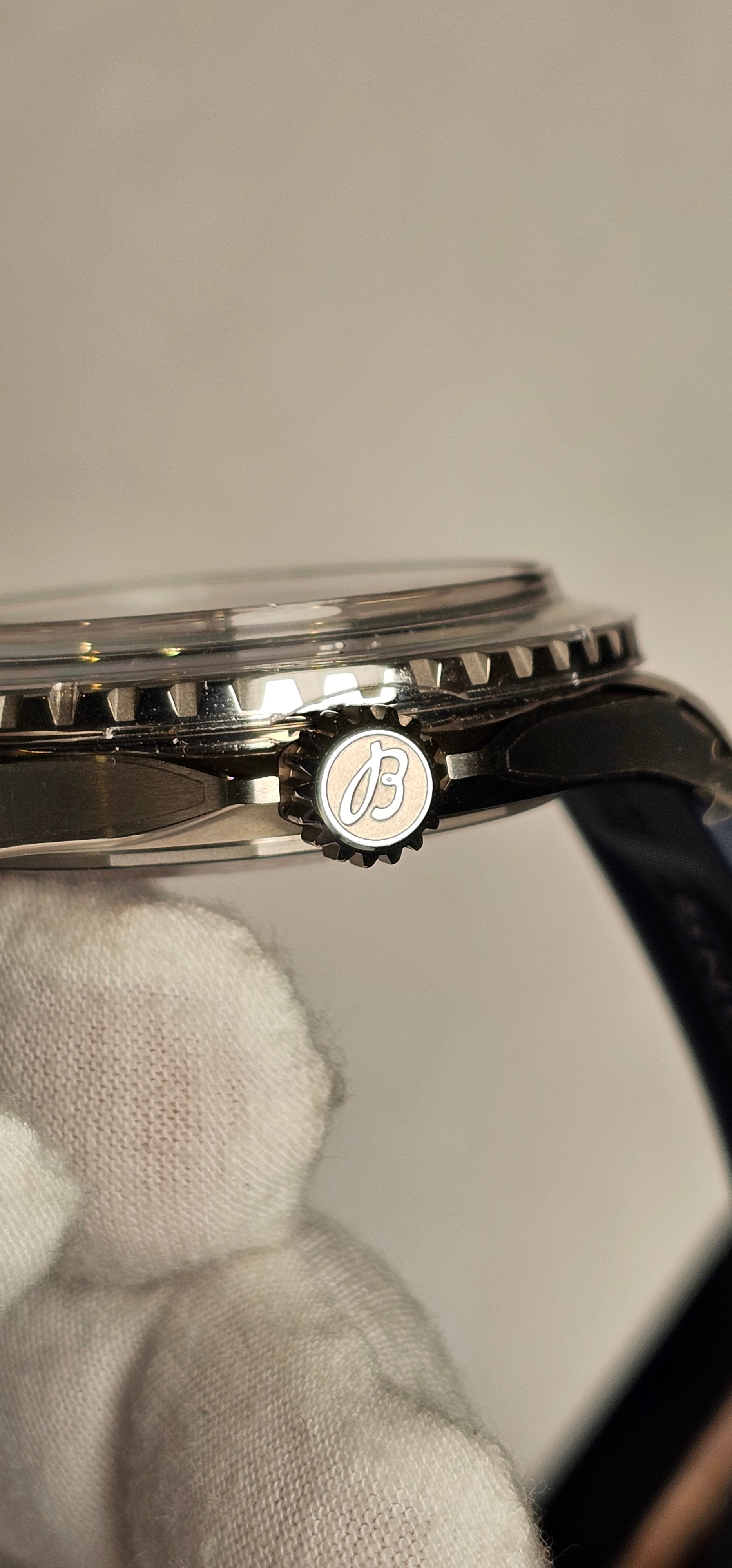 ***SOLD***Breitling Superocean 44 Reference #A17376 — Rubber Strap, Box & Papers