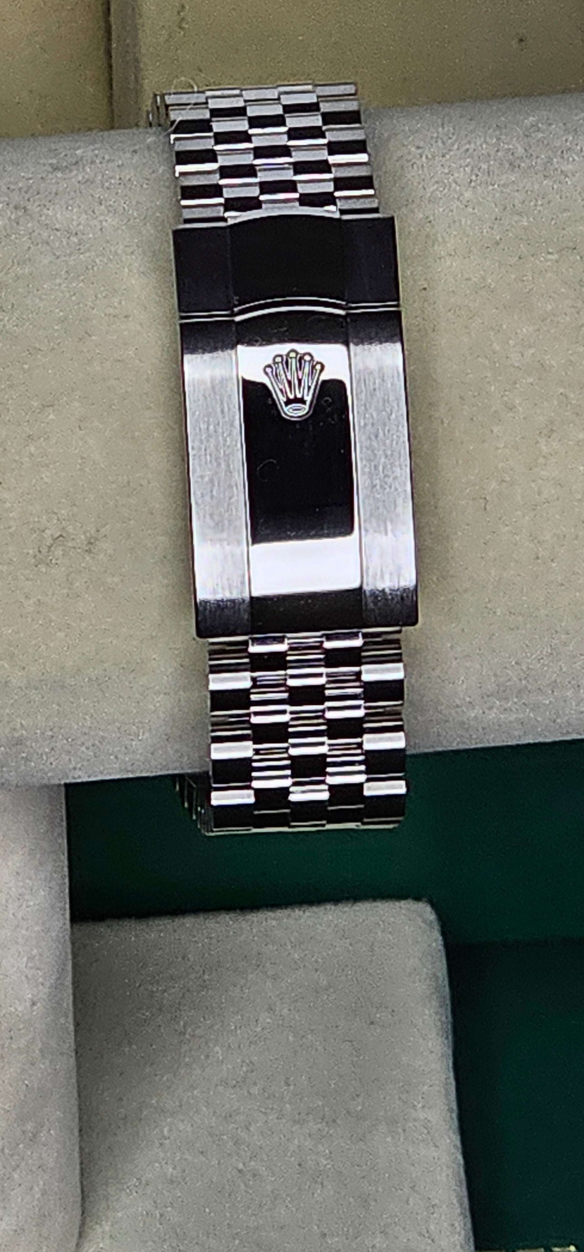 Rolex Datejust 36 Ref. 126282RBR — Mint Green Dial, Factory Diamond Bezel, Jubilee Bracelet