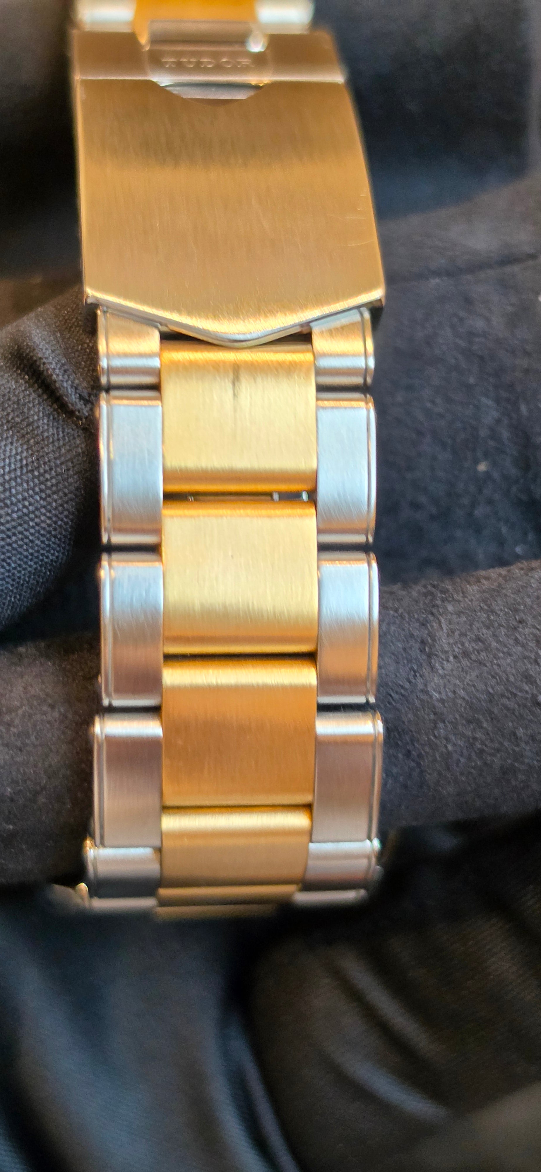 Tudor Black Bay S&G Reference #79733N — Champagne Dial, 18K Gold Bezel & Center Links