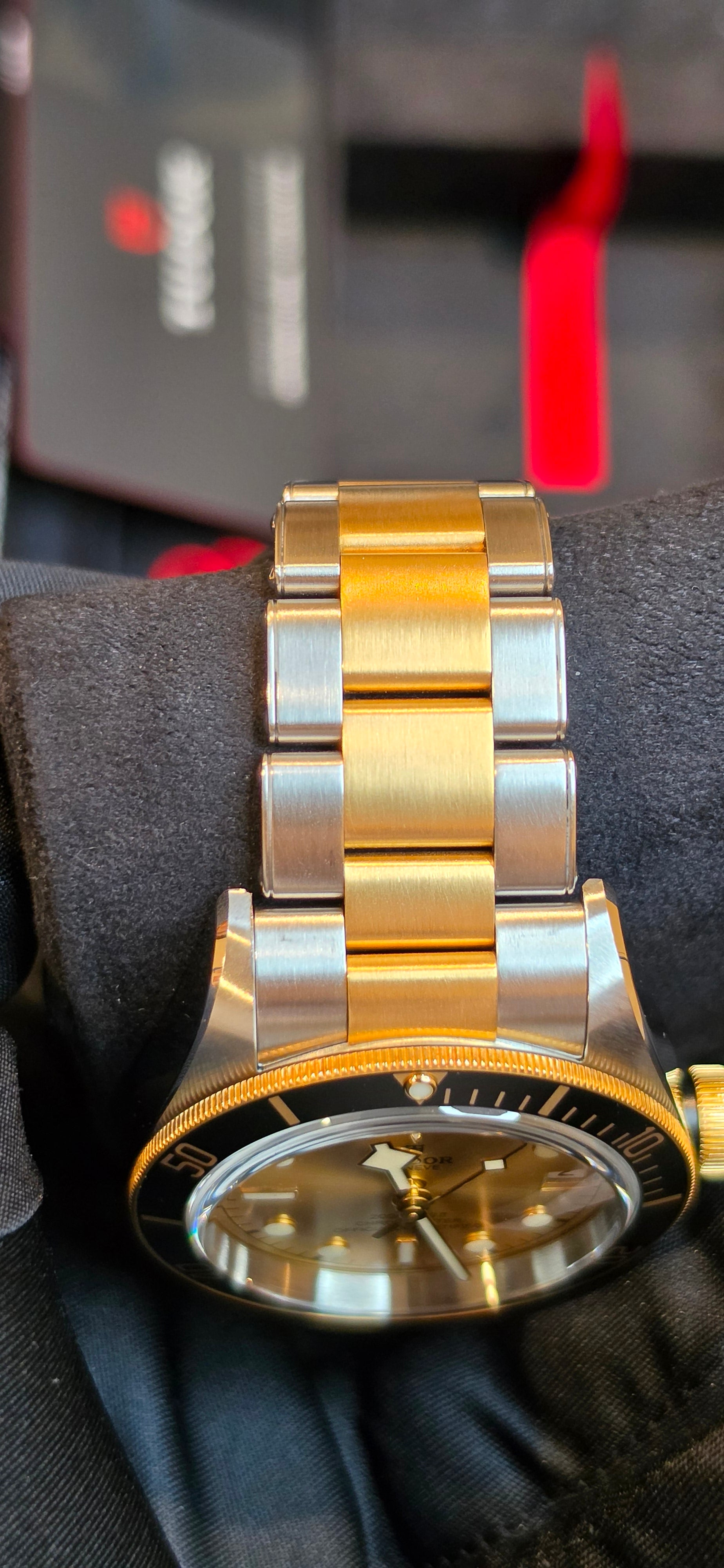 Tudor Black Bay S&G Reference #79733N — Champagne Dial, 18K Gold Bezel & Center Links