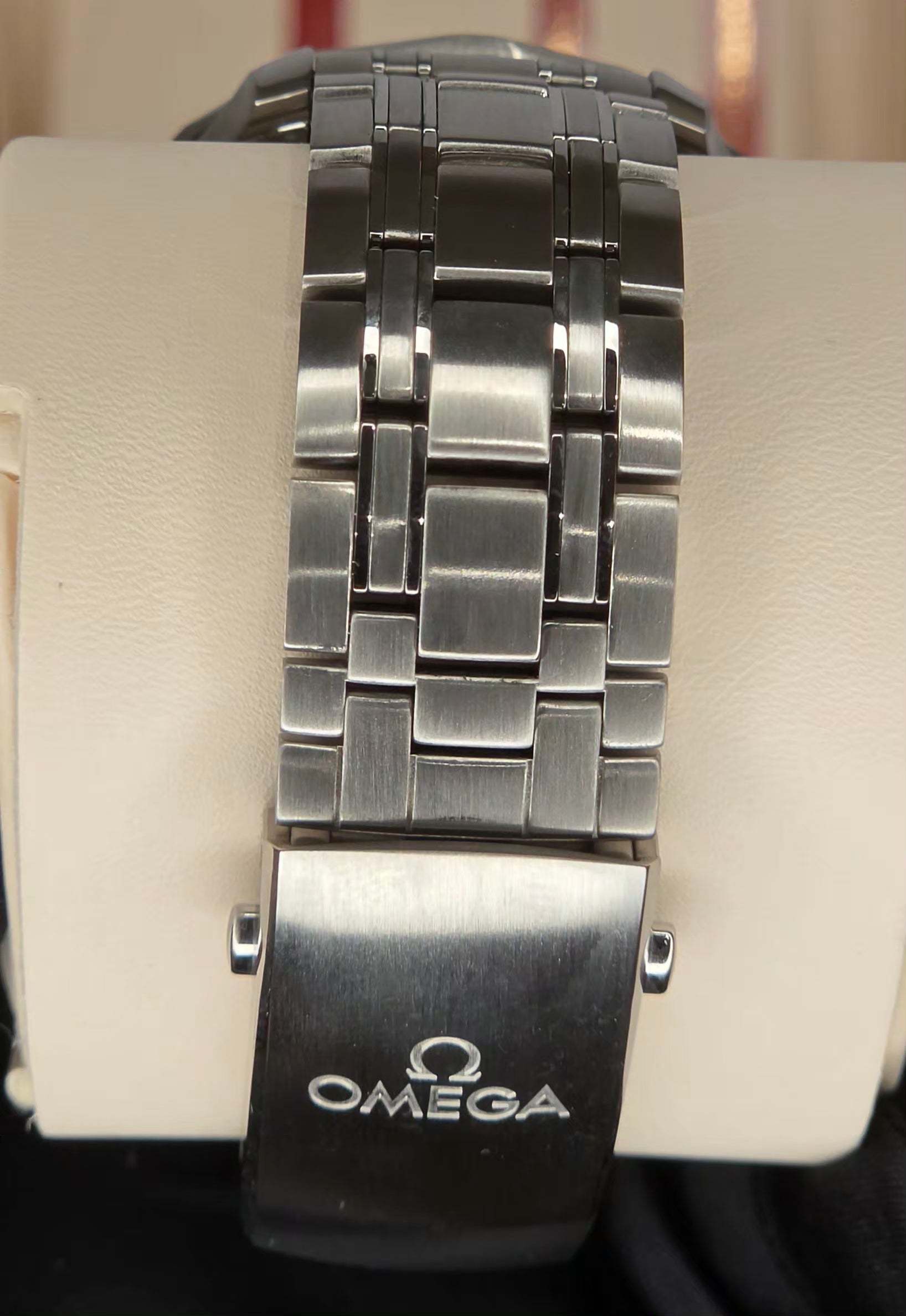 Omega Seamaster Diver 300M — Ref. 210.30.42.20.04.001, White Dial, Black Ceramic Bezel