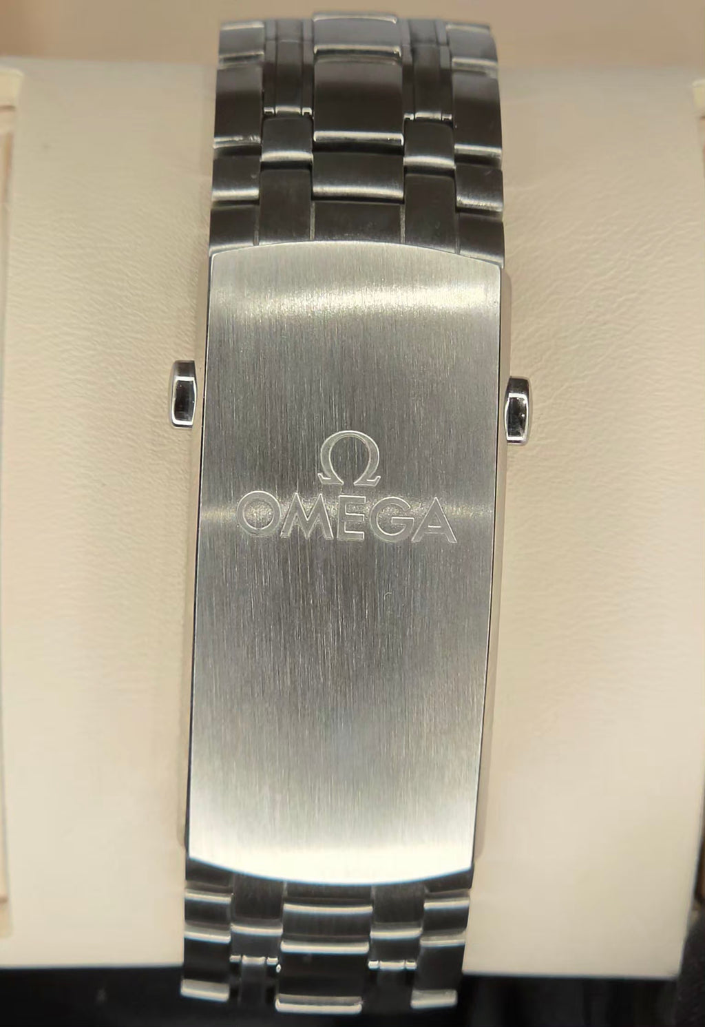 Omega Seamaster Diver 300M — Ref. 210.30.42.20.04.001, White Dial, Black Ceramic Bezel