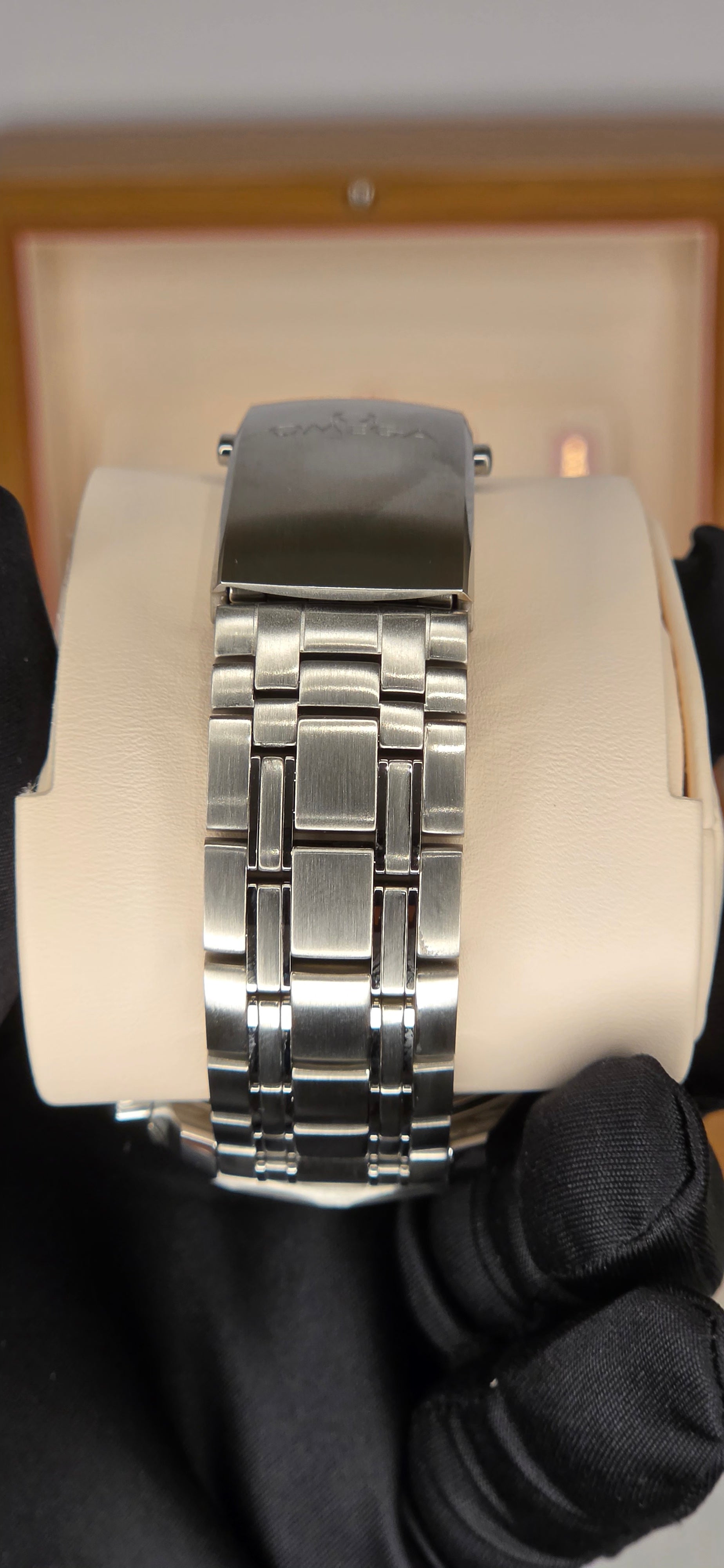 Omega Seamaster Diver 300M — Ref. 210.30.42.20.04.001, White Dial, Black Ceramic Bezel