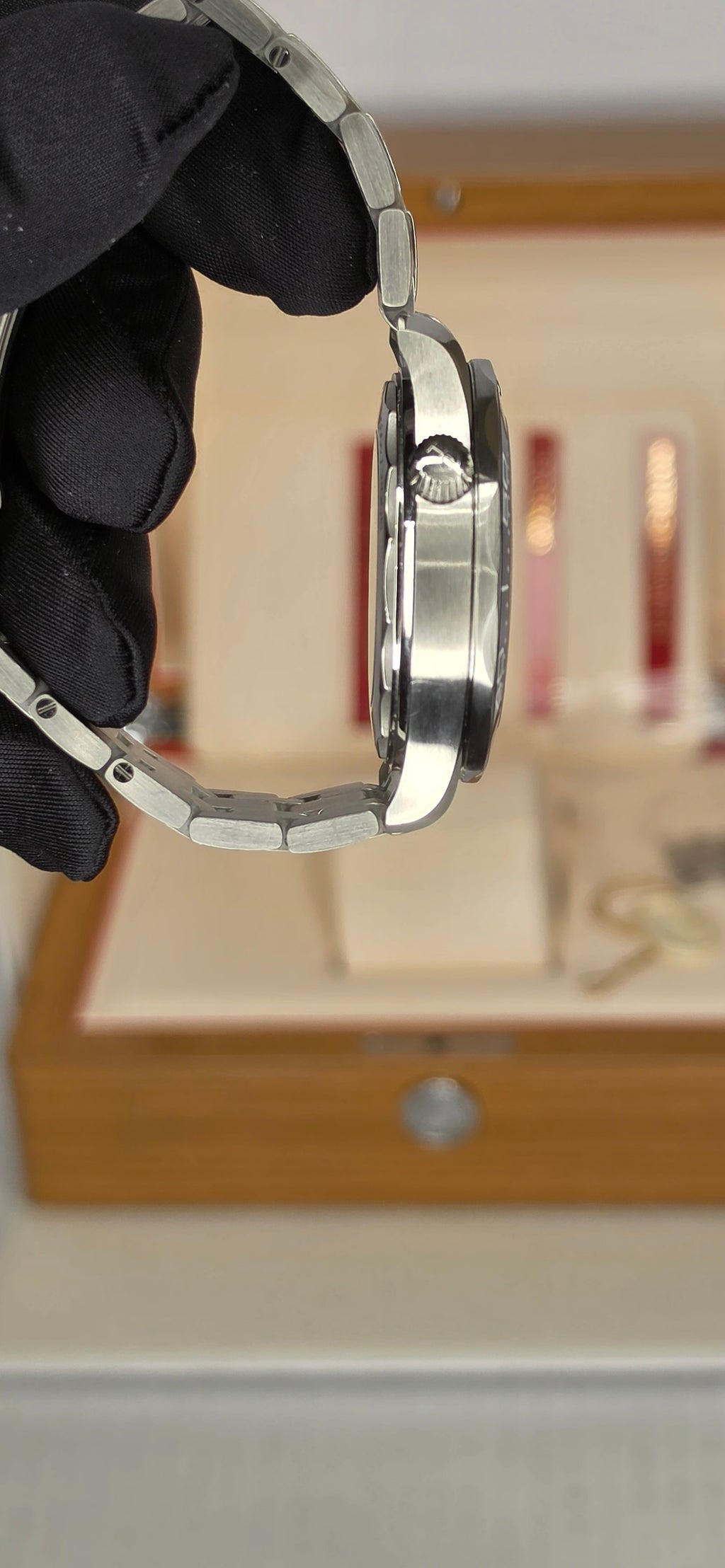 Omega Seamaster Diver 300M — Ref. 210.30.42.20.04.001, White Dial, Black Ceramic Bezel