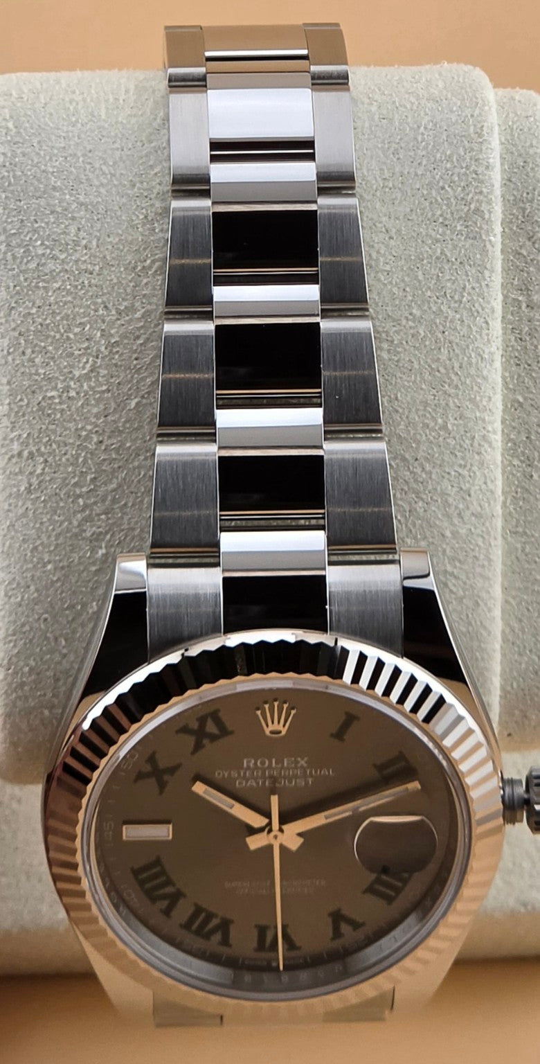 Rolex Datejust 41 126334 caseback and Oyster bracelet