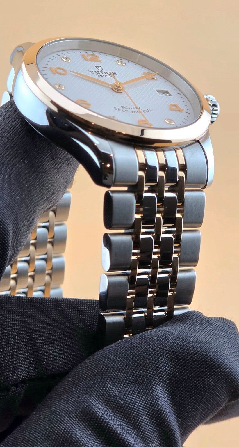 Tudor 1926 Ref. 91451 angled case and bracelet view
