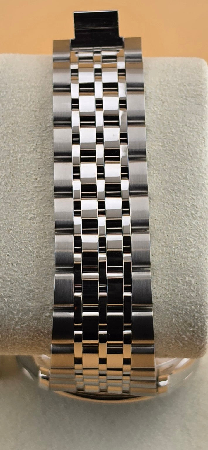 Tudor 1926 reference 91842 stainless steel bracelet rear view