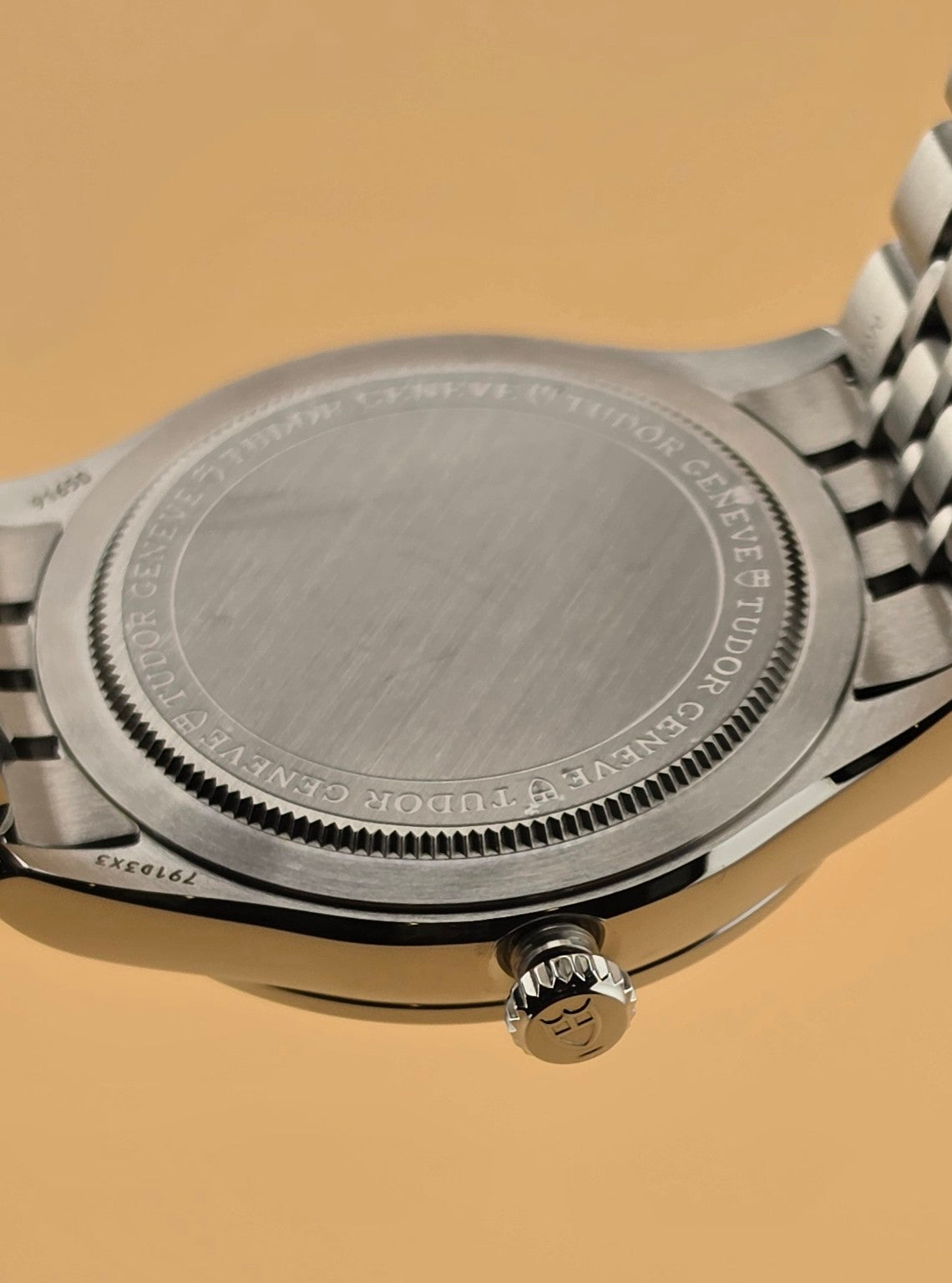Tudor 1926 reference 91842 caseback and signed crown