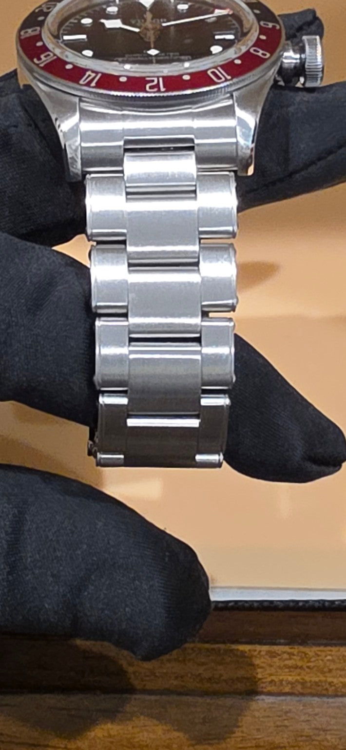 Tudor Black Bay GMT 79830RB stainless steel bracelet detail