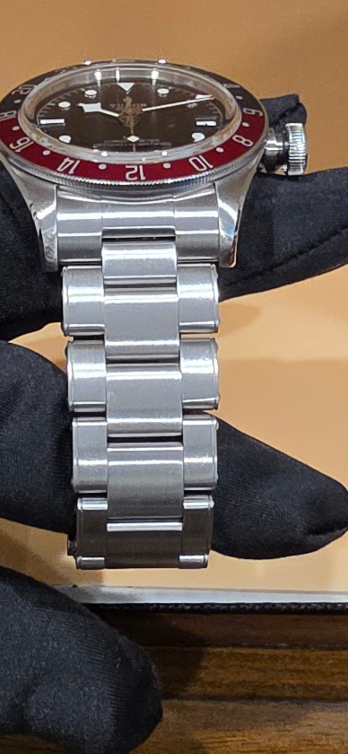 Tudor Black Bay GMT 79830RB steel bracelet front detail