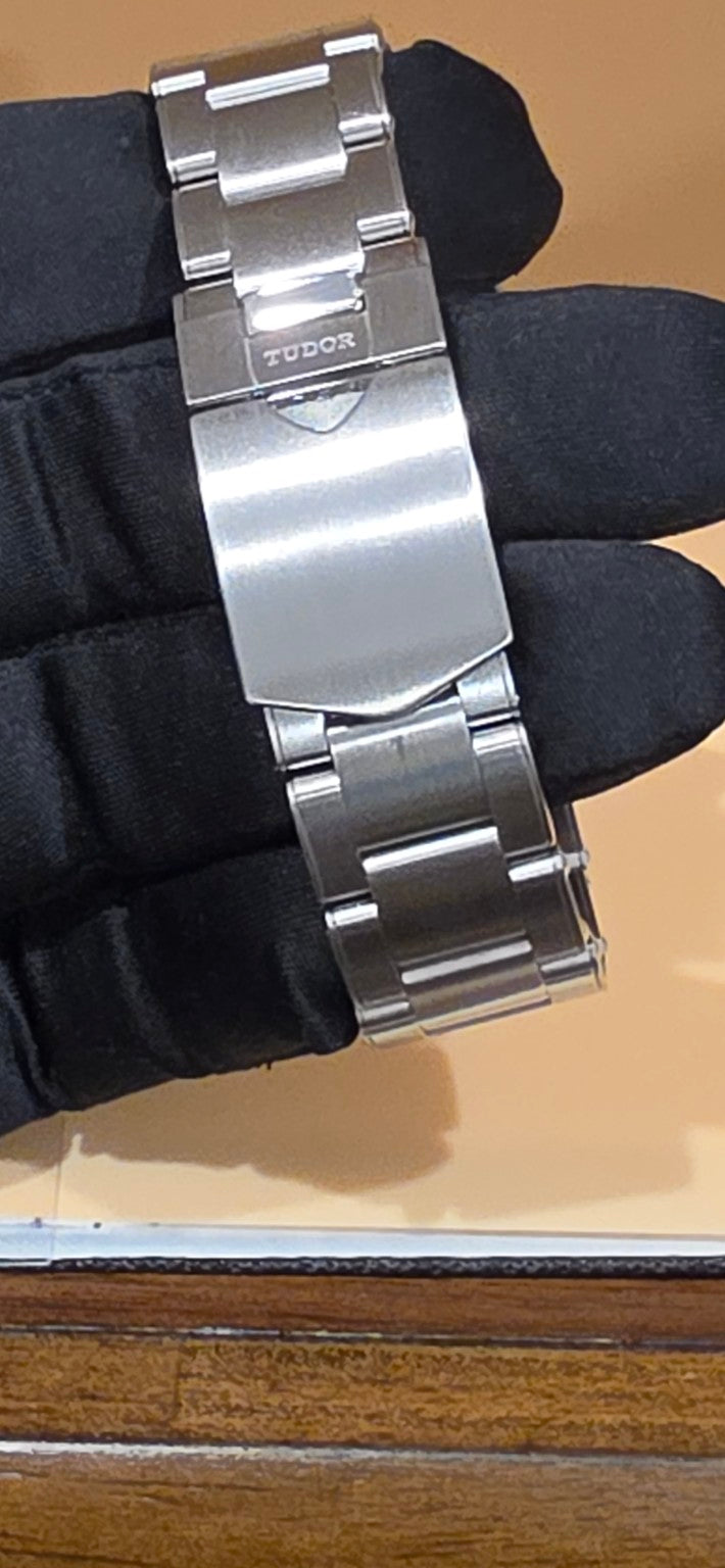 Tudor Black Bay GMT 79830RB Tudor clasp and bracelet open